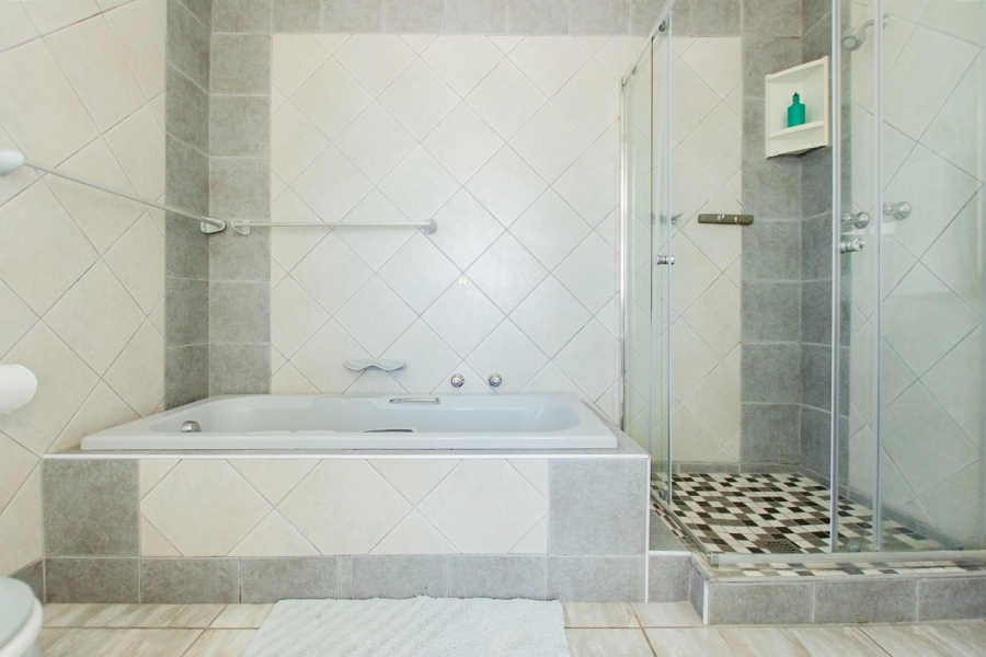 4 Bedroom Property for Sale in Britannia Bay Western Cape